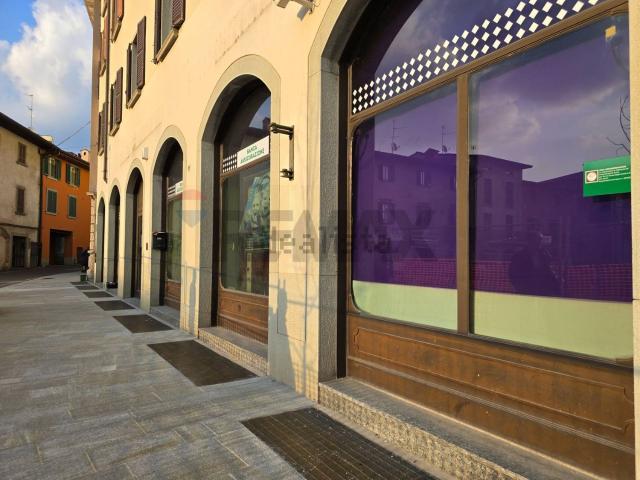 Locale Commerciale in vendita a Colle, Trescore Balneario