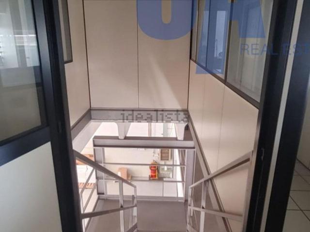 Locale Commerciale in vendita a Mezzate, Peschiera Borromeo