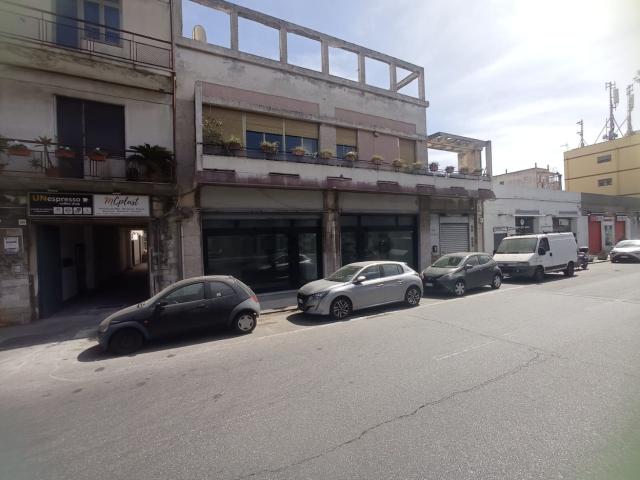 Locale Commerciale in vendita a III Circoscrizione, Messina