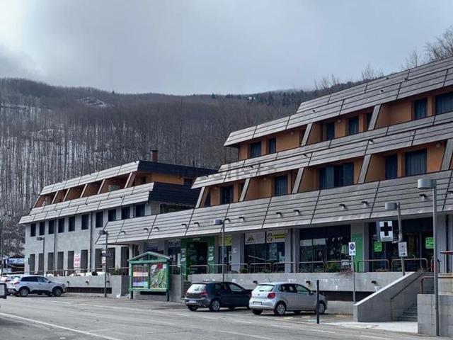 Locale Commerciale in vendita a Appennino Reggiano, Re