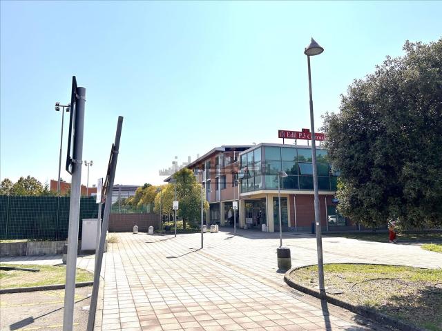 Locale Commerciale in vendita a Collecchio, Reggio Emilia