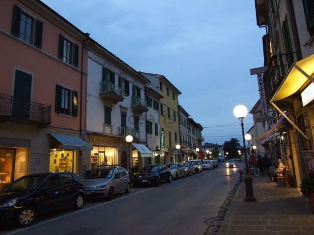 Locale Commerciale in vendita a Altopascio, Toscana
