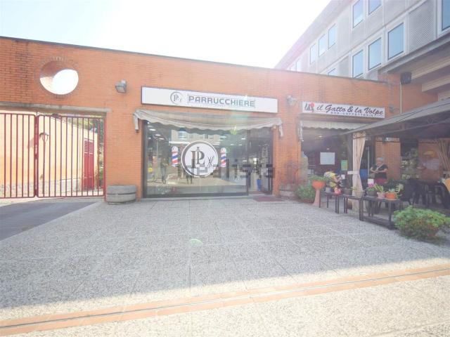 Locale Commerciale in vendita a Casorate Primo, Lombardia