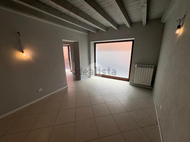 Locale Commerciale in vendita a Dalmine, Lombardia