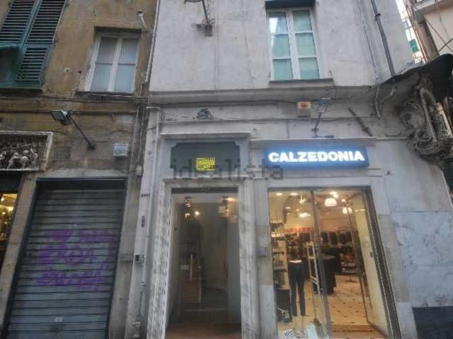 Locale Commerciale in vendita a Centro Est, Serra Riccò