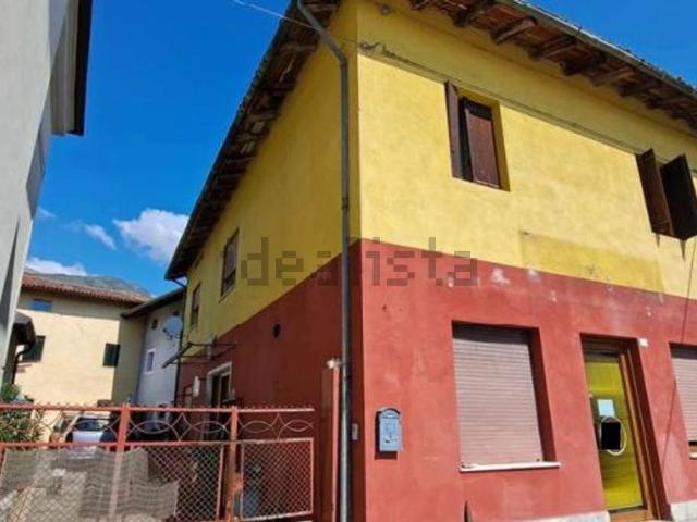 Locale Commerciale in vendita a Aviano, Friuli-Venezia Giulia