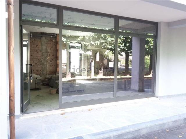 Locale Commerciale in vendita a Strada in Casentino, Castel San Niccolò