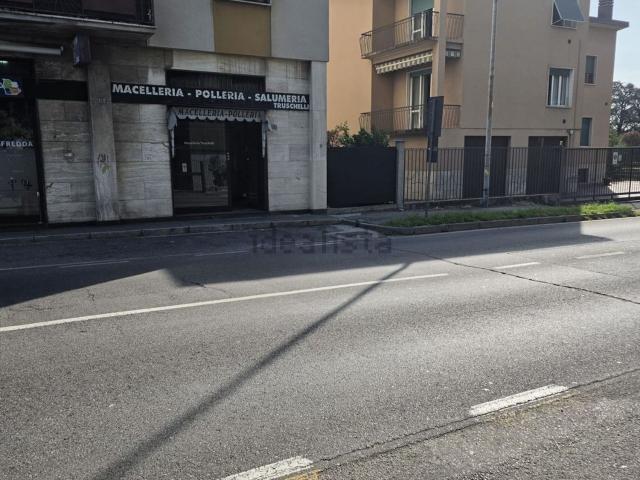 Locale Commerciale in vendita a Taccona, Muggiò