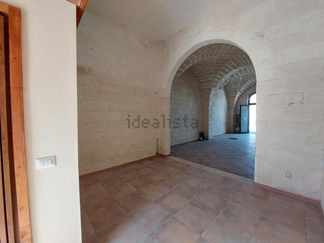 Locale Commerciale in vendita a Puglia, Lecce