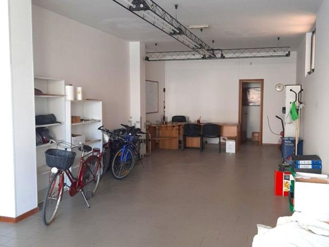 Locale Commerciale in vendita a Figline e Incisa Valdarno, Figline Valdarno