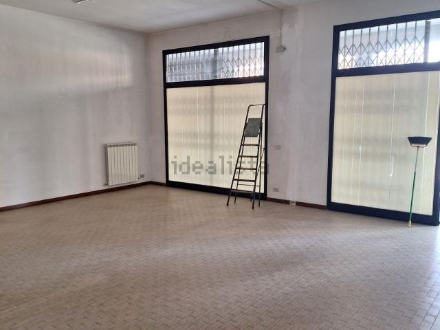 Locale Commerciale in vendita a Unione dei comuni del Distretto Ceramico, Fiorano Modenese