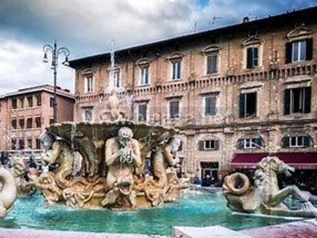 Locale Commerciale in vendita a Marche, Pesaro E Urbino