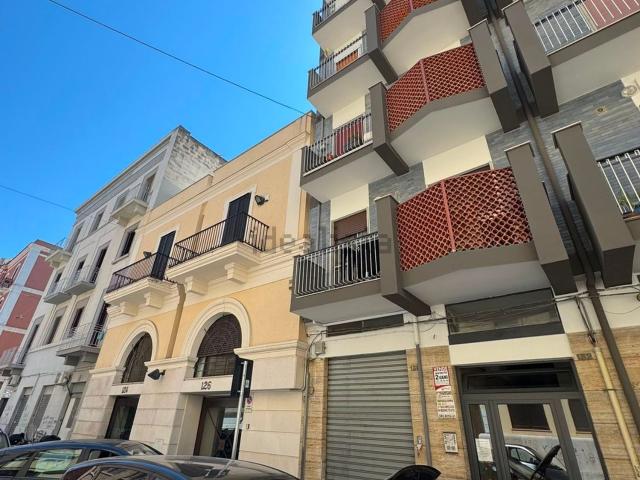 Locale Commerciale in vendita a Libertà, Bari