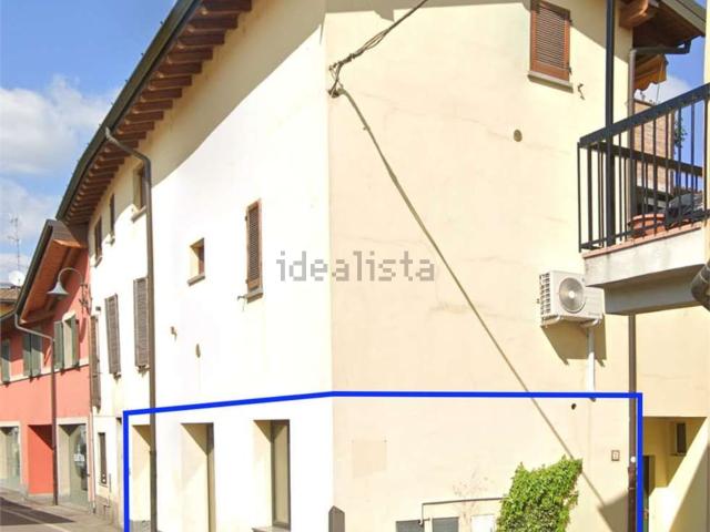 Locale Commerciale in vendita a Romano di Lombardia, Bergamo