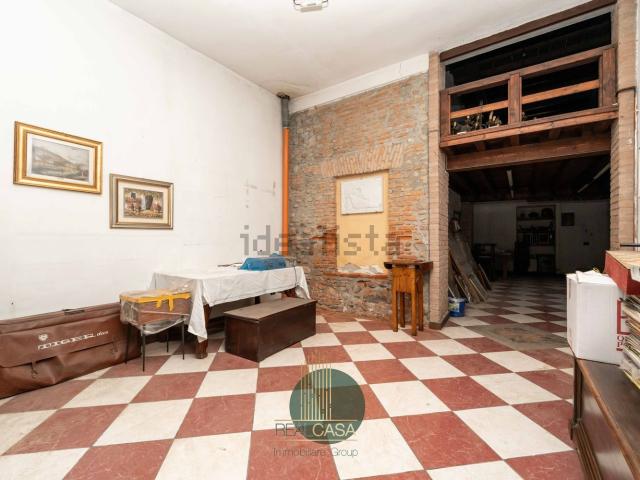 Locale Commerciale in vendita a Oreno, Vimercate