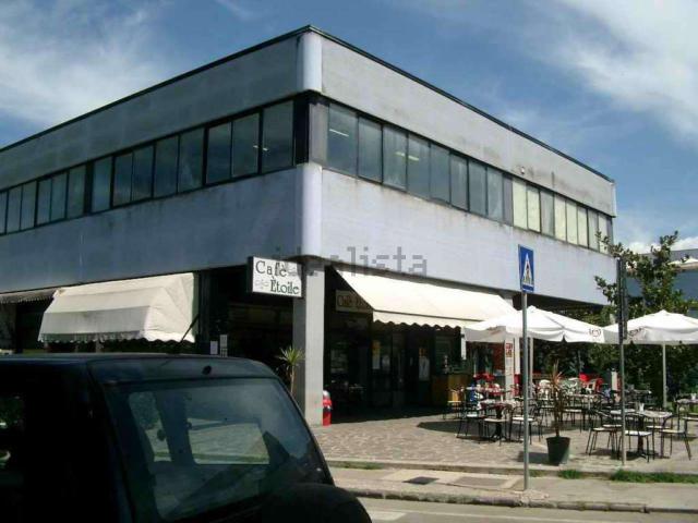 Locale Commerciale in vendita a Petignano, Orte