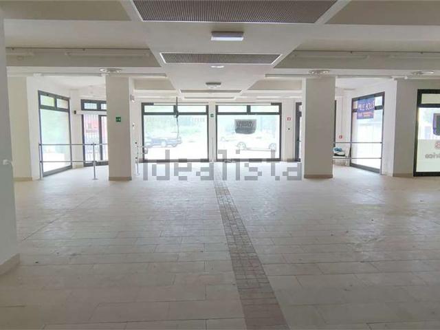 Locale Commerciale in vendita a Grado, Friuli-Venezia Giulia