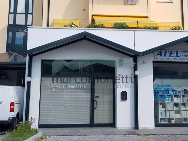 Locale Commerciale in vendita a Cappella Maggiore, Veneto