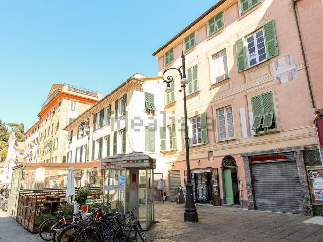 Locale Commerciale in vendita a Ri Alto, Chiavari
