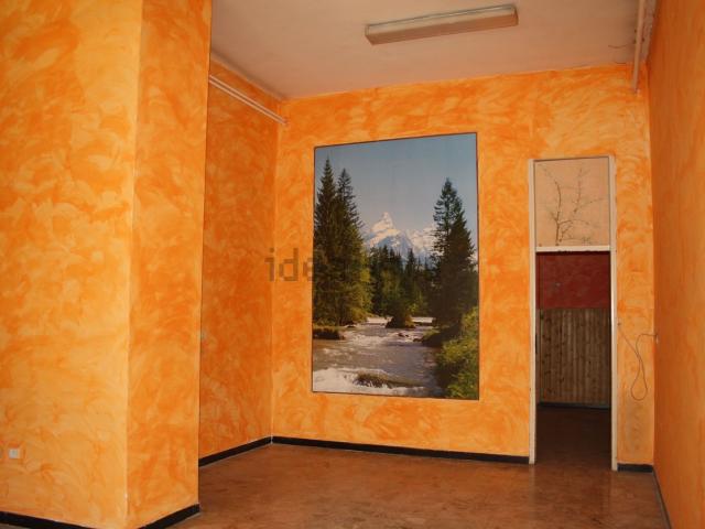 Locale Commerciale in vendita a Castagnole delle Lanze, Piemonte