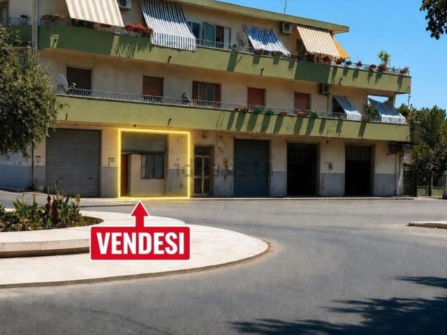 Locale Commerciale in vendita a Vescovatello, Calabria