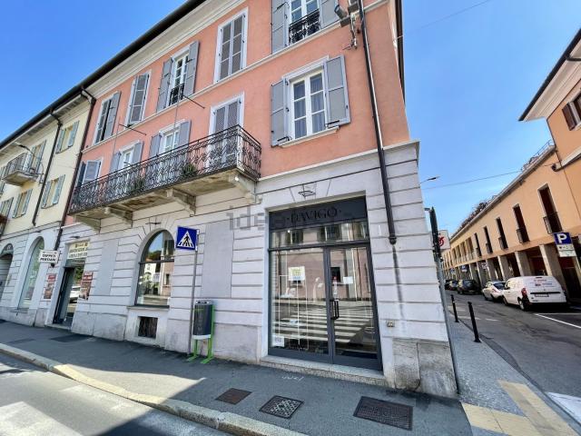 Locale Commerciale in vendita a Biumo Superiore, Varese