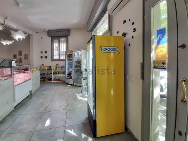 Locale Commerciale in vendita a Crocetta-San Lazzaro-Modena Est, Modena