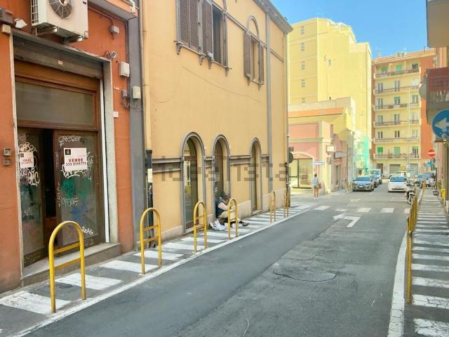 Locale Commerciale in vendita a Biddanoa/Villanova, Cagliari