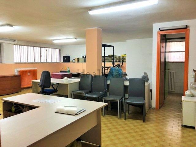 Locale Commerciale in vendita a Lazzaretto, Uboldo