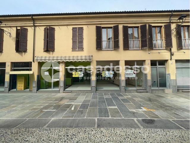 Locale Commerciale in vendita a Piemonte, Vercelli