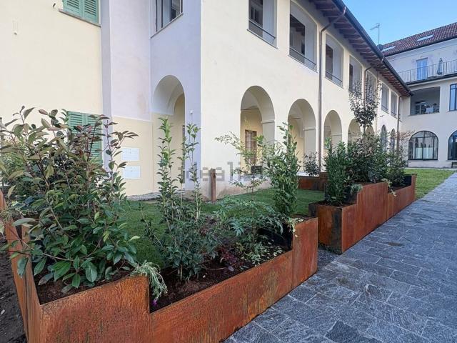 Locale Commerciale in vendita a Sant'Agata, Piemonte