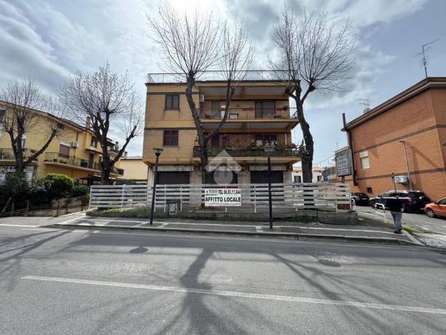 Locale Commerciale in vendita a Roma Capitale, Lazio