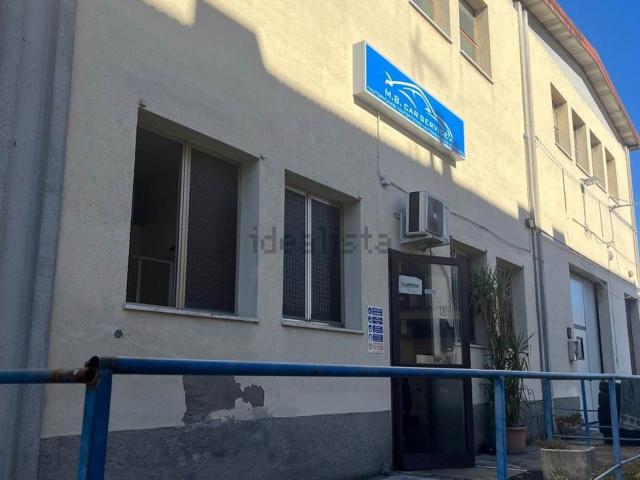 Locale Commerciale in vendita a Crocetta-San Lazzaro-Modena Est, Modena