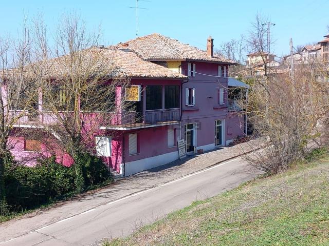 Locale Commerciale in vendita a Tresinaro - Secchia, Re