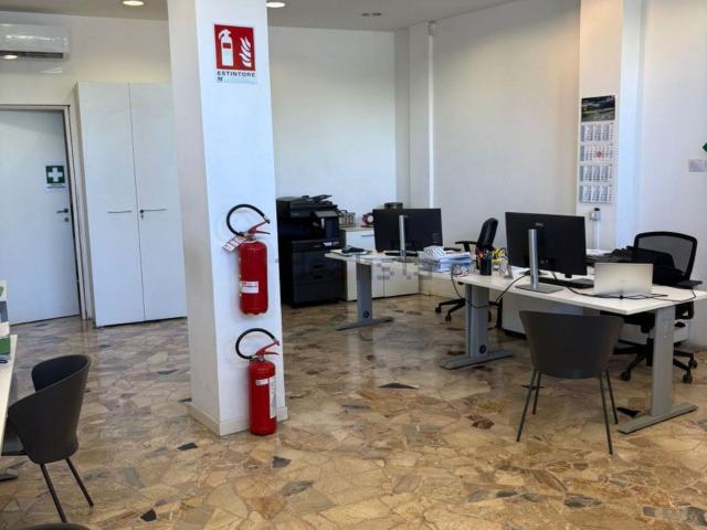Locale Commerciale in vendita a Piemonte, Alessandria