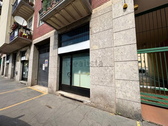 Locale Commerciale in vendita a Municipio 6, Milano