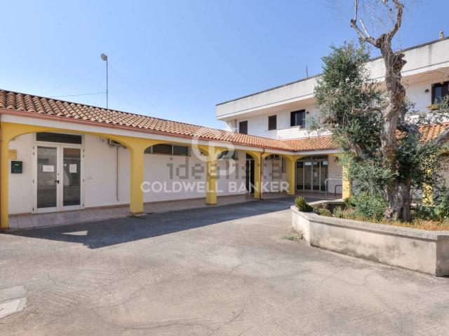 Locale Commerciale in vendita a Puglia, Lecce