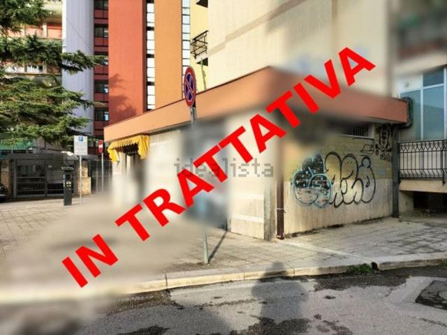 Locale Commerciale in vendita a Puglia, Bari