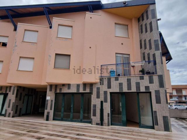 Locale Commerciale in vendita a Marche, Ancona