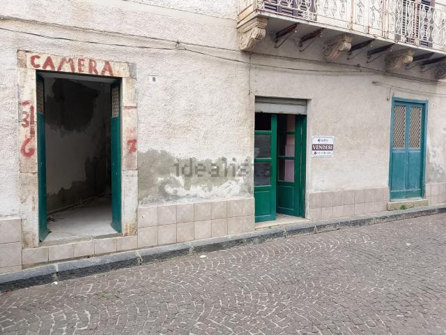 Locale Commerciale in vendita a Militello Rosmarino, Sicilia