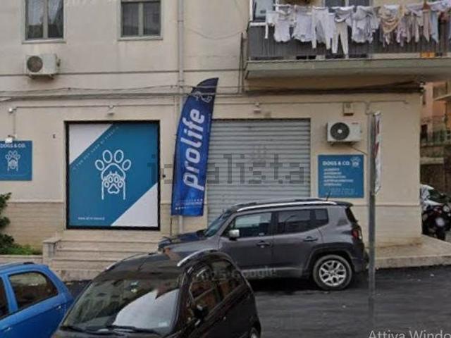 Locale Commerciale in vendita a San Cataldo, Sicilia