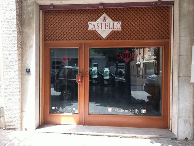 Locale Commerciale in vendita a Militi, Barcellona Pozzo Di Gotto