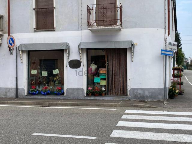 Locale Commerciale in vendita a Piemonte, Novara