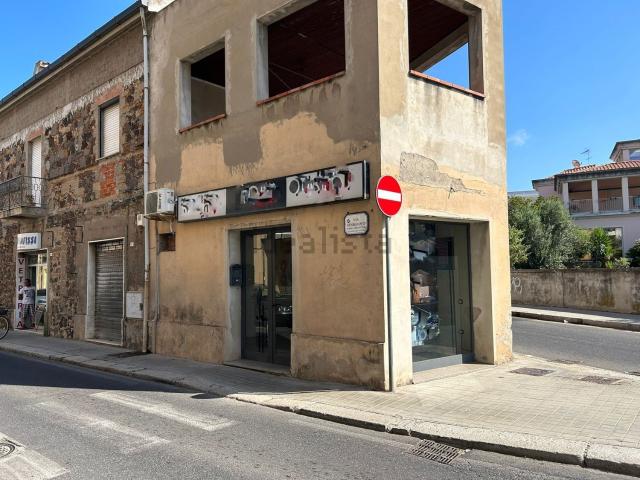 Locale Commerciale in vendita a Su Brugu, Oristano