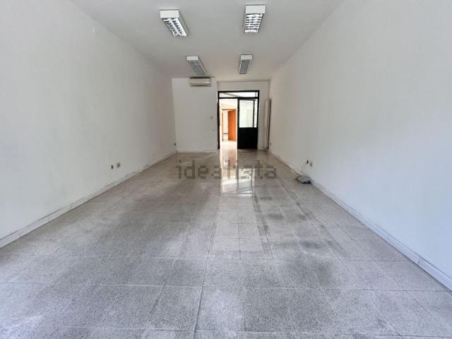 Locale Commerciale in vendita a Vicenza, Veneto