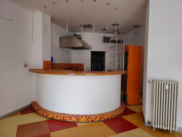 Locale Commerciale in vendita a Piemonte, Alessandria