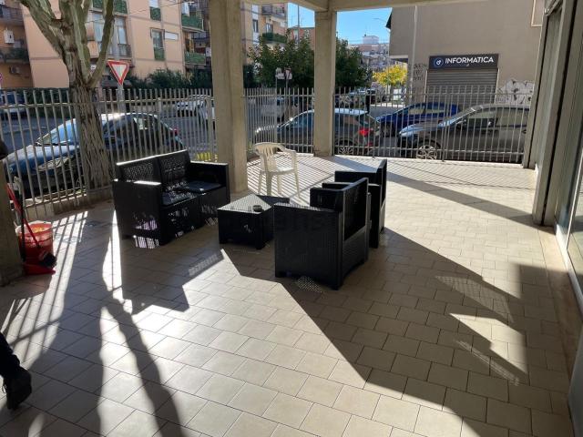 Locale Commerciale in vendita a Frezzotti, Latina