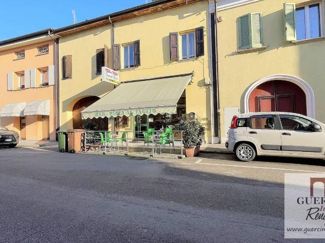 Locale Commerciale in vendita a Unione Alto Ferrarese, Cento
