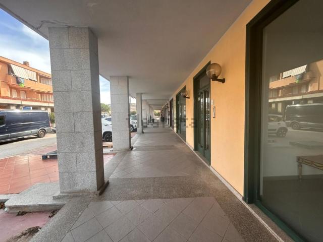 Locale Commerciale in vendita a Palau, Sardigna/Sardegna