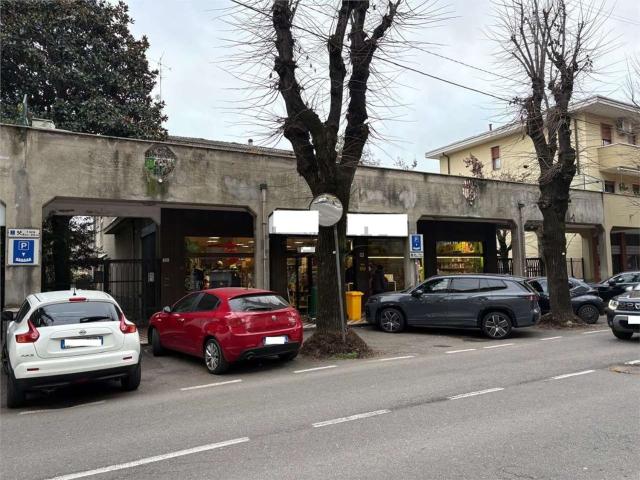 Locale Commerciale in vendita a Castelletto, Senago